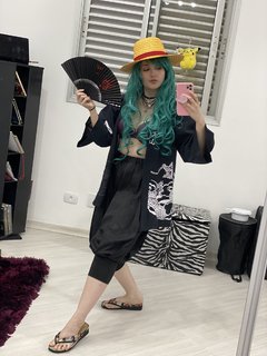 Haru Jiggly feet photo 3
