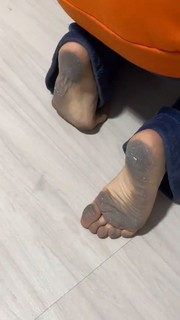 Haru Jiggly feet photo 6