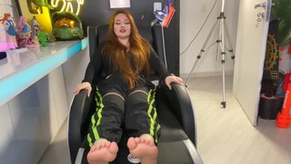 Haru Jiggly feet photo 13