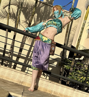 Haru Jiggly feet photo 2
