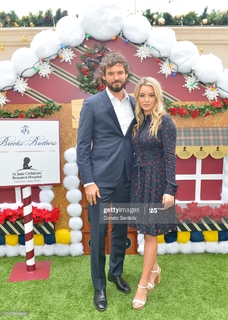 Hassie Harrison feet photo thumbnail