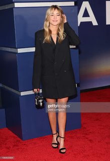 Hassie Harrison feet photo thumbnail