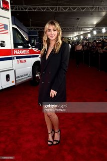 Hassie Harrison feet photo thumbnail