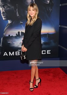 Hassie Harrison feet photo thumbnail