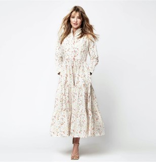 Hassie Harrison feet photo thumbnail