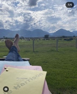 Hassie Harrison feet photo thumbnail