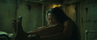 Hassie Harrison feet photo thumbnail