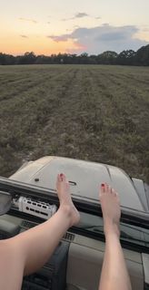 Hassie Harrison feet photo thumbnail