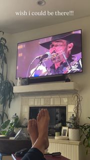 Hassie Harrison feet photo 12