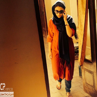 Hasti Mahdavifar feet photo 1