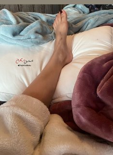 Hasti Mahdavifar feet photo 1