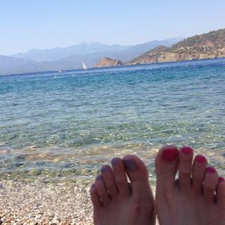 Hatice Sendil feet photo 1