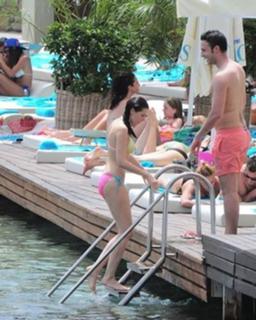 Hatice Sendil feet photo 18