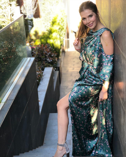 Hatice Sendil feet photo 1