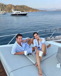 Hatice Sendil feet photo 2
