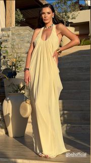 Hatice Sendil feet photo 2