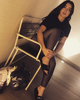 Haya Maraachli feet photo thumbnail