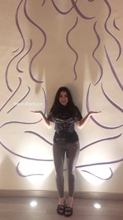 Haya Maraachli feet photo thumbnail