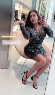 Haya Maraachli feet photo thumbnail