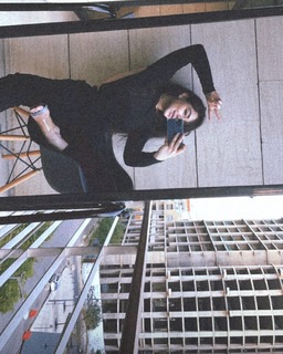 Haya Maraachli feet photo thumbnail