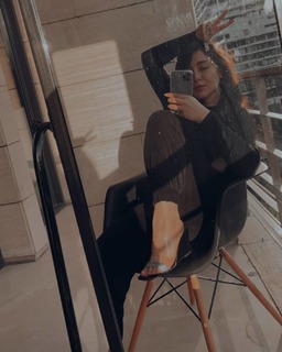 Haya Maraachli feet photo thumbnail