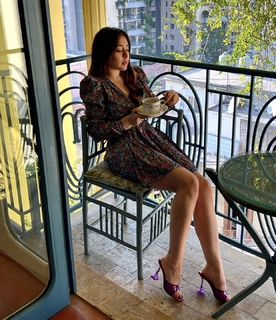 Haya Maraachli feet photo thumbnail