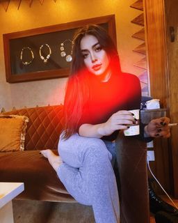 Haya Maraachli feet photo thumbnail