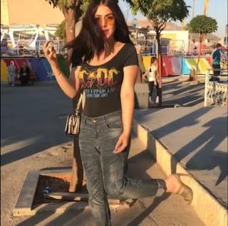 Haya Maraachli feet photo thumbnail