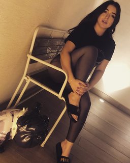 Haya Maraachli feet photo thumbnail