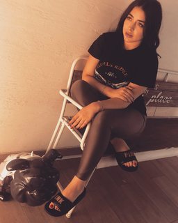 Haya Maraachli feet photo thumbnail