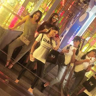 Haya Maraachli feet photo thumbnail