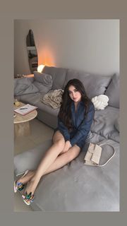 Haya Maraachli feet photo thumbnail