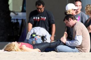 Hayden Panettiere feet photo thumbnail