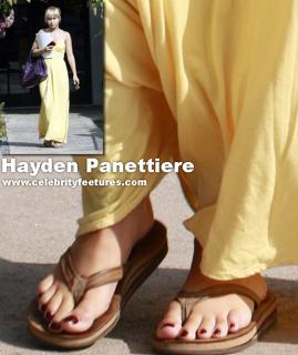 Hayden Panettiere feet photo thumbnail
