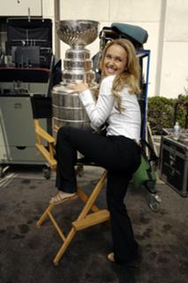 Hayden Panettiere feet photo thumbnail