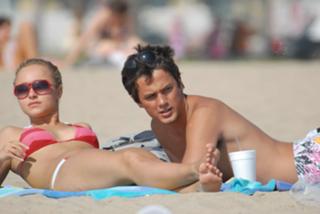 Hayden Panettiere feet photo thumbnail