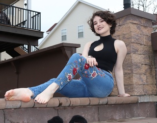 Haylee feet photo thumbnail
