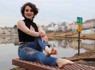 Haylee feet photo thumbnail