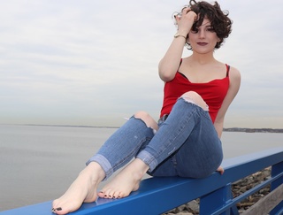 Haylee feet photo thumbnail