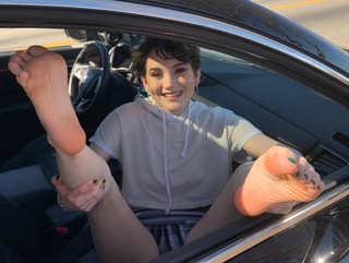 Haylee feet photo thumbnail