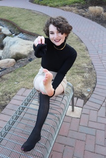 Haylee feet photo thumbnail