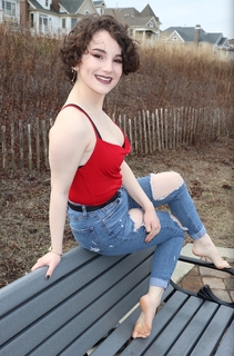 Haylee feet photo thumbnail