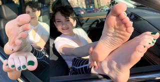Haylee feet photo thumbnail