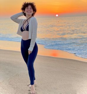 Haylee feet photo thumbnail