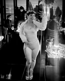 Haylee feet photo thumbnail