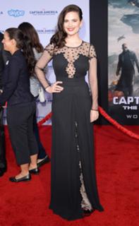 Hayley Atwell feet photo thumbnail