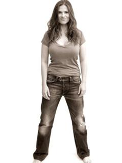 Hayley Atwell feet photo thumbnail