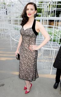 Hayley Atwell feet photo thumbnail