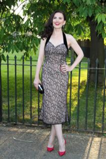 Hayley Atwell feet photo thumbnail