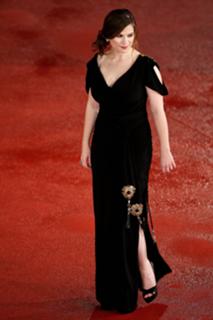 Hayley Atwell feet photo thumbnail